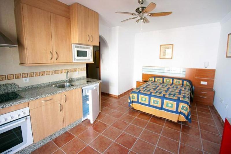 Apartamentos Nerjaluna Chambre photo